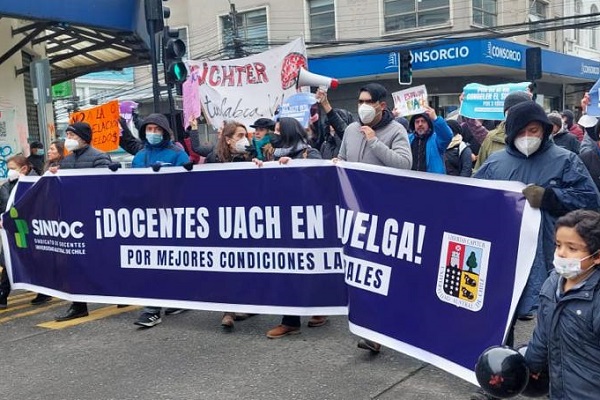 Docentes y trabajadores de la UACh siguen en huelga legal tras fallido acuerdo con la Rectoría  