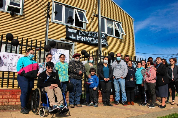 Usuarios del Centro de Memoria y Salud Mental de Paillaco protestaron por el cierre del recinto